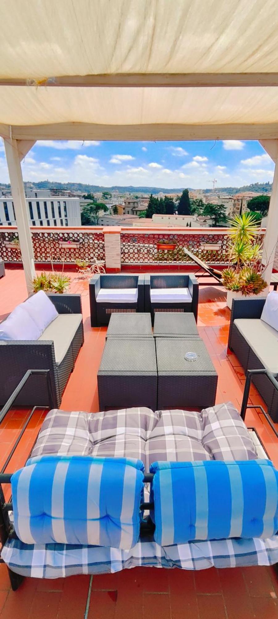 Panoramic Luxury Little Penthouse Apartment Florenz